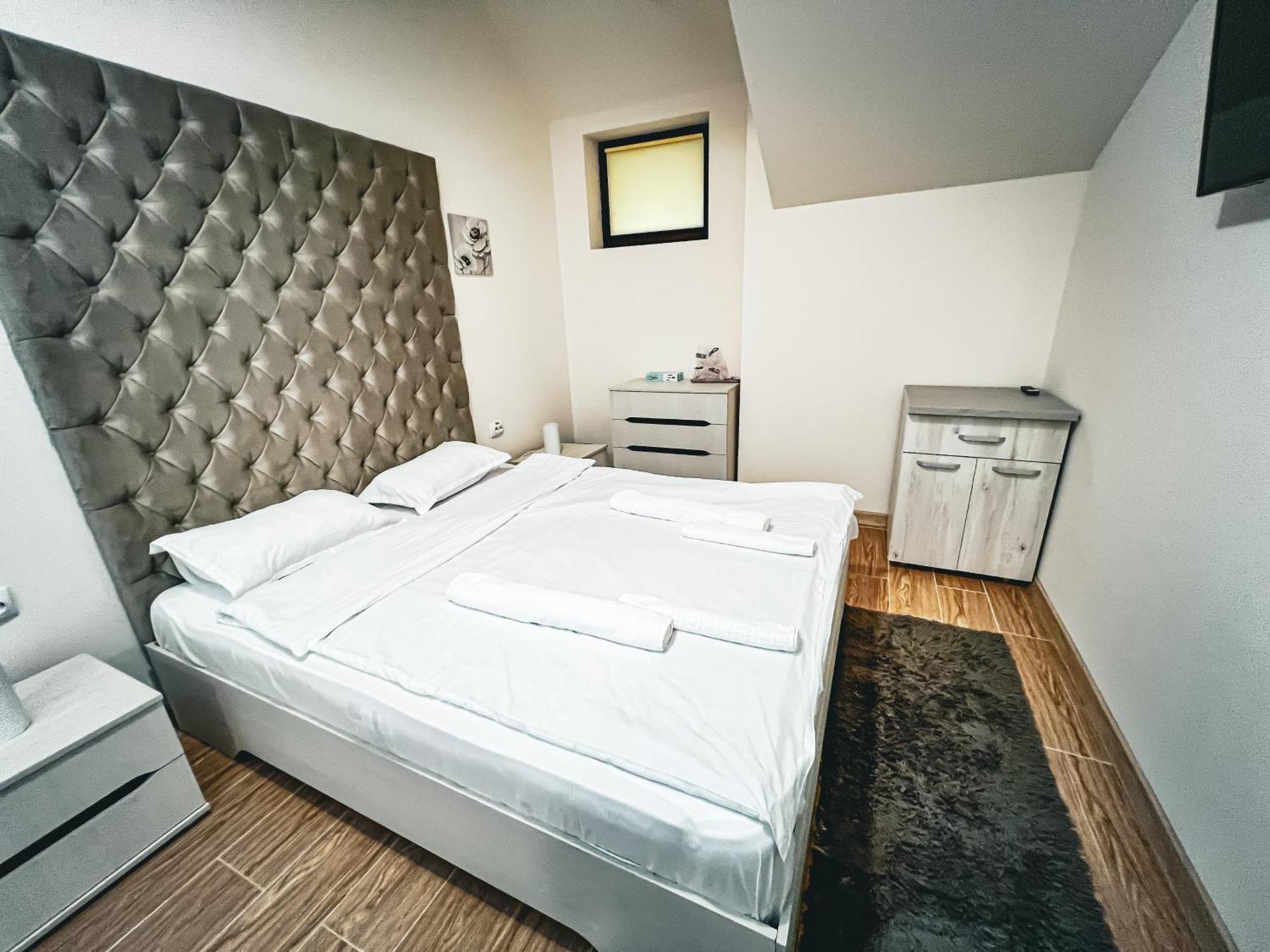 Splendor Boutique פיטסטי מראה חיצוני תמונה